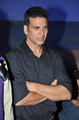 Akshay Kumar meets Yogi Adityanath in Mumbai