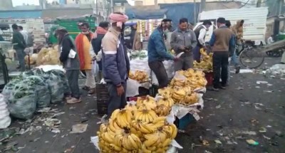 Azadpur Mandi partially opened amid farmers call for 'Bharat Bandh'