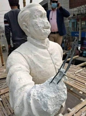 Bangabandhu's sculpture vandalised in Bangladesh