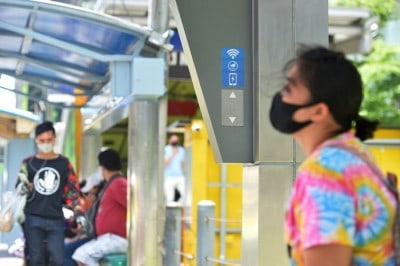 Curfew imposed in pandemic-hit Thaiprovince near Bangkok