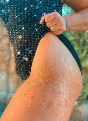 Demi Lovato celebrates her stretch marks
