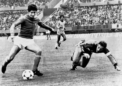 Football great Rossi's tale of redemption ends (Obituary)