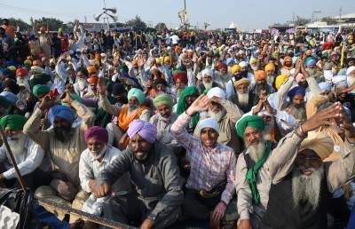 Govt 'flexible', farmers stick to demand to repeal three laws