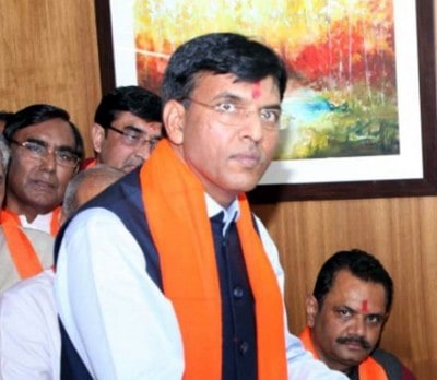 Govt plans product specific warehouses around ports, waterways