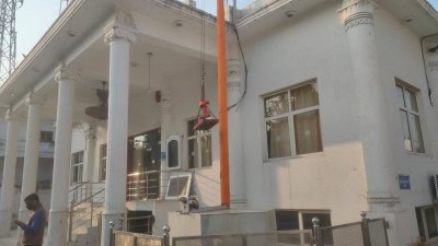 Granthi of Delhi Gurudwara hit with tabla dies, wife injured