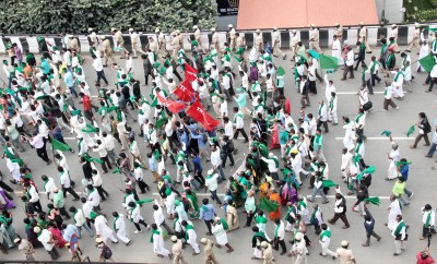 K'taka farmers stage protest rally against farm laws in B'luru