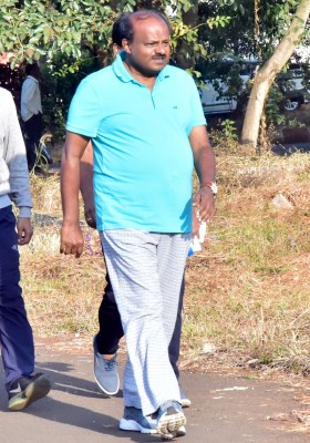 Kumarswamy meets C.M. Ibrahim, invites him to rejoin JD-S