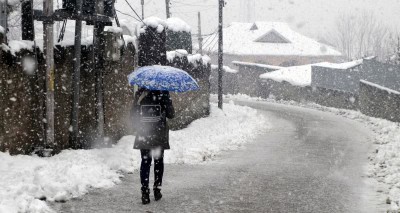 Leh freezes at minus 11.9, Gulmarg shivers at minus 5.2
