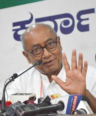 MP farmers cheated of Rs 70 lakh: Digvijay