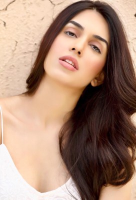 Model and B’wood aspirant Sasha Merchant inspired by Deepika Padukone