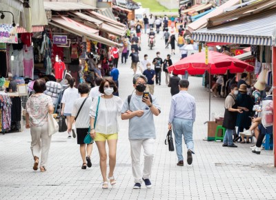 Seoul'ssocial-distancing rules to be raised to 2nd-highest level