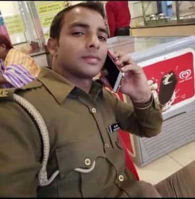 Sex offender who masqueraded as policeman to trap women held