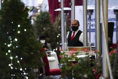 US private sector adds 307k jobs in November