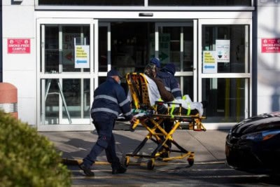 US records highest daily Covid-19 deaths since April