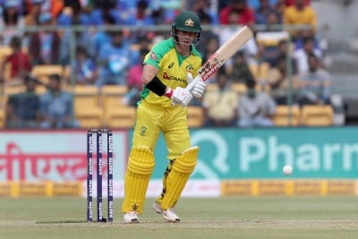 Warner close to getting fit for the third Test, says Paine