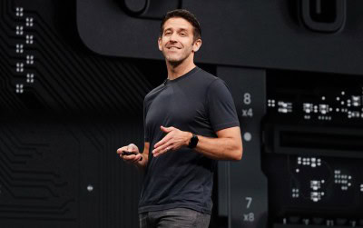 Apple appoints new hardware engineering head, rejigs top team