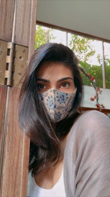 Athiya Shetty shares her Monday reminder