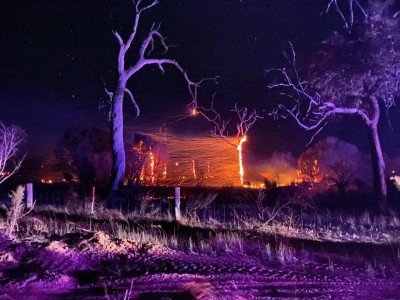 Bushfires threaten lives, homes in Western Australia