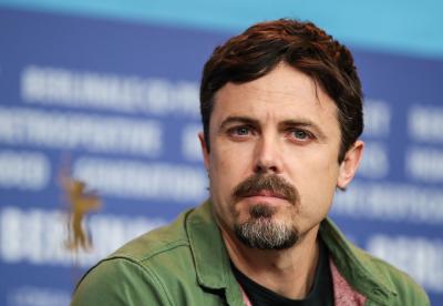Casey Affleck says he didn't throw out Ana de Armas cutout