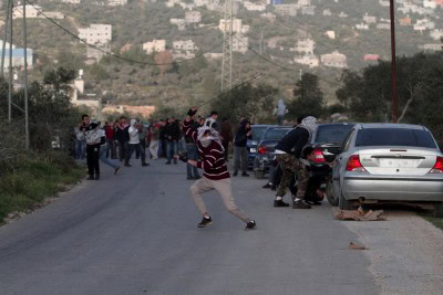 Egyptian, Israeli FMs discuss efforts to resume Palestinian peace talks