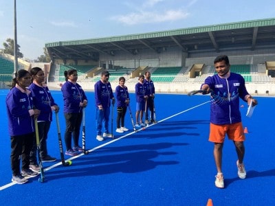 Former players undertake HI's Level 1 Coaching Course