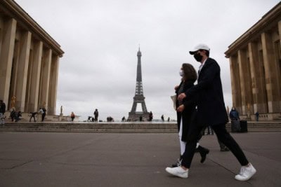 French PM announces new stricter restrictions