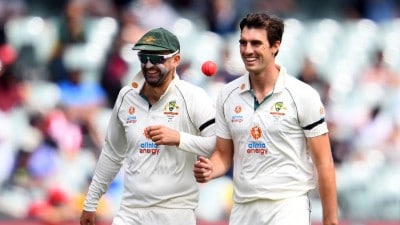 India vs Aus: India move to 180/4 at lunch on third day