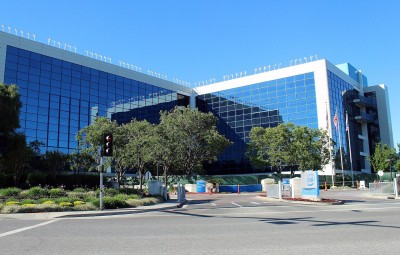 Intel posts $20B revenue in Q4, beats expectations