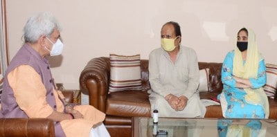 J&K L-G visits family of goldsmith killed by terrorists