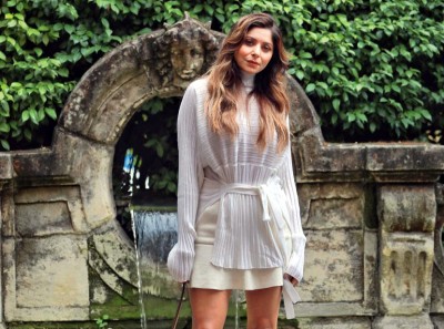 Kanika Kapoor launches music label with new single 'Long nights'