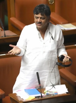 Karnataka Congress march for siege of Raj Bhavan foiled