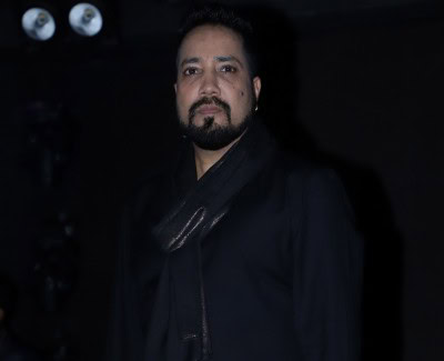 Mika Singh launches water brand, sends water ration to protesting farmers