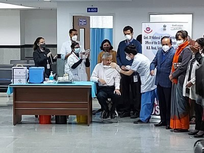 Mild infection good sign, shows immune system responding to vax: AIIMS chief (IANS Exclusive)