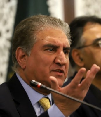 Pak govt will not resign on Jan 31: FM Qureshi