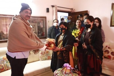 Police Families Welfare Society chief visits injured cop