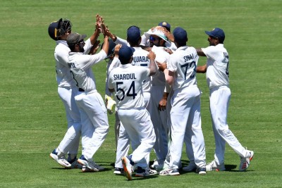 Satark rahe, asli team kuch hafto mein aa rahi hai: Pietersen tells India
