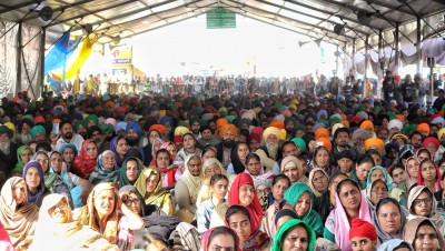 Singhu: Farmers say no trust in police post clash, self-guard site