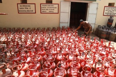 After petrol & diesel, consumers face cooking gas price rise