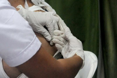 Argentina's vaccination campaign advances to elderly