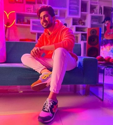Armaan Malik expresses gratitude to RJs on World Radio Day