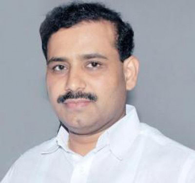 As panic soars, Maha govt urges people to help 'avoid' Lockdown 2.0