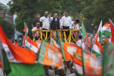 Bengal: Bus carrying BJP workers to Nadda's Lalgarh rally attacked