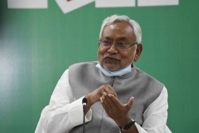 'Bihar officials keeping close tabs on flood situation in U'khand'