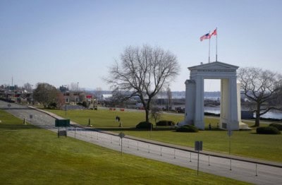 Canada mandates negative Covid test for travellers from US border