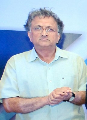 Country is in the grip of dictatorship, says writer Ramachandra Guha