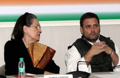 Delhi HC issues notice to Sonia, Rahul in National Herald case