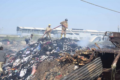 Fire near DMRC's Okhla barrack, no casualty