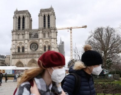 France reports another 412 coronavirus deaths
