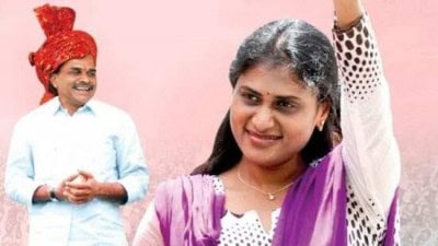 Jagan's sister meets YSR loyalists in Telangana