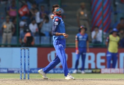 Kohli and Ashwin laud debutant Axar for his composure